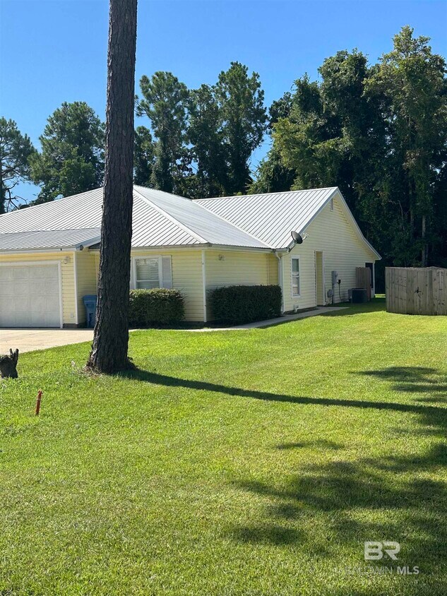 Primary Photo - 24820 Wolf Bay Ave