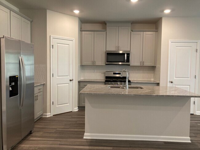 Building Photo - 354 Timberland Ave