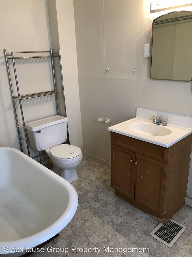 Building Photo - 2 br, 1 bath House - 1012 Birch St (WST)