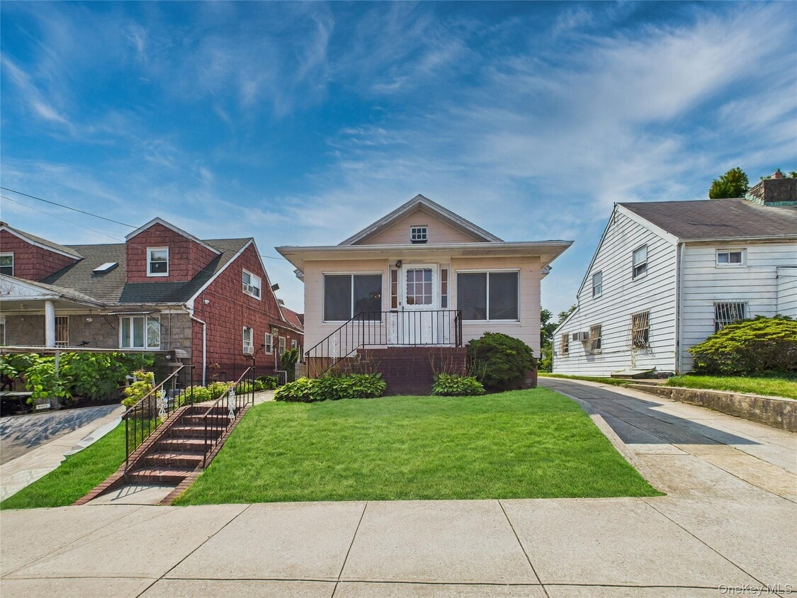 Primary Photo - 149-38 45th Ave
