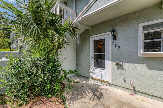 Foto del edificio - 2 Bedroom, 2.5 Bath Townhome In SW Pickwick Park