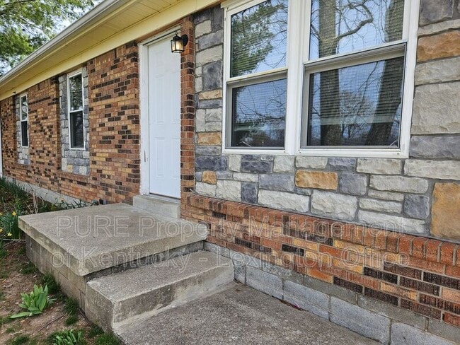 Building Photo - 114 Birch Dr