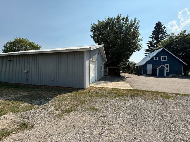 Building Photo - Dalton Home With Shop - Available Now!