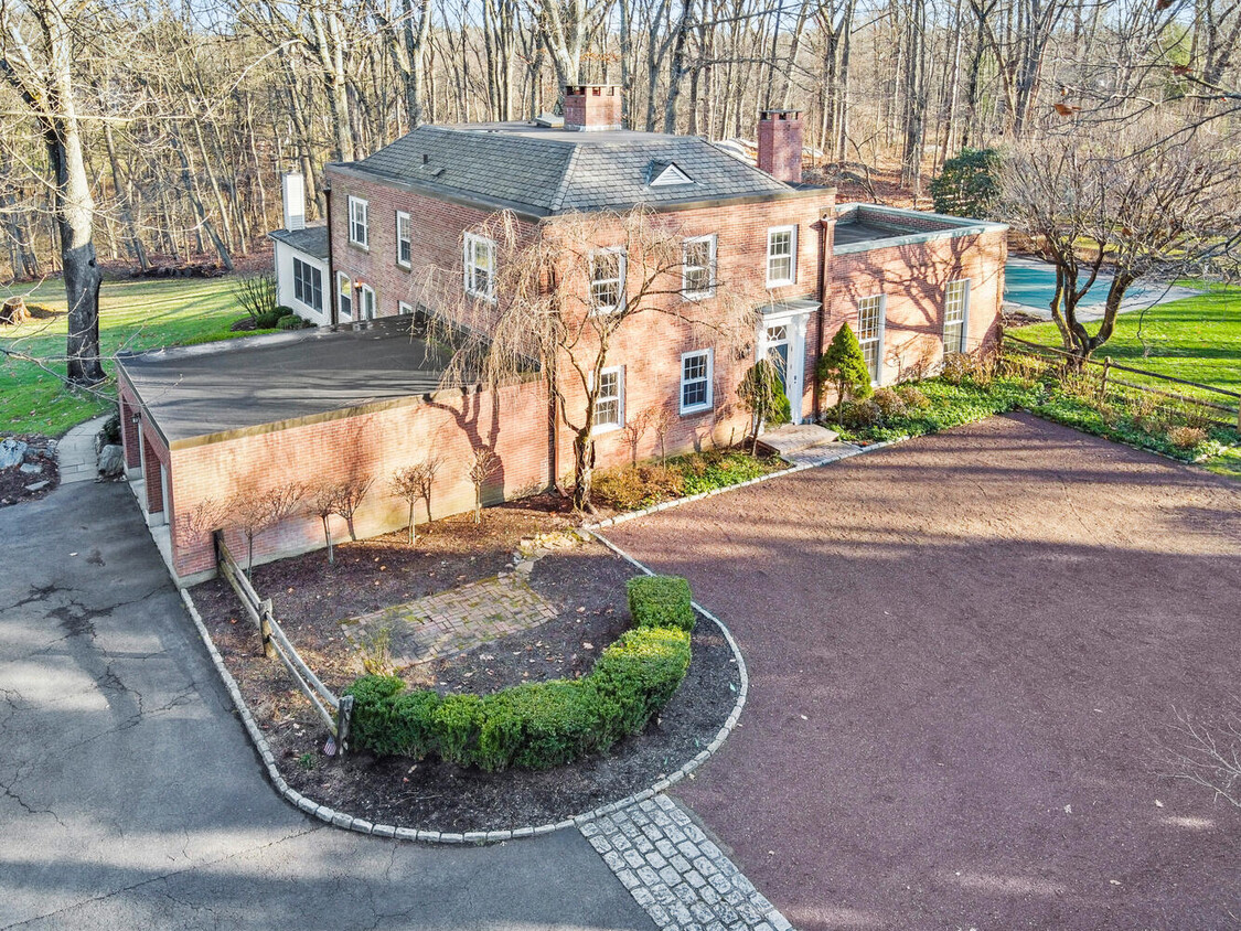 Aerial view of front - 61 Cutler Rd