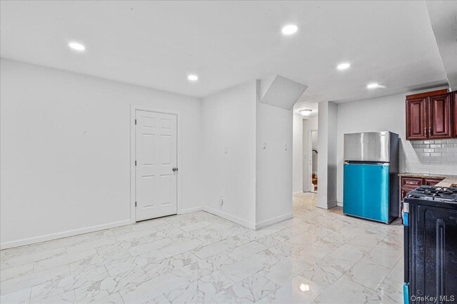 Foto del edificio - 953A E 217th St