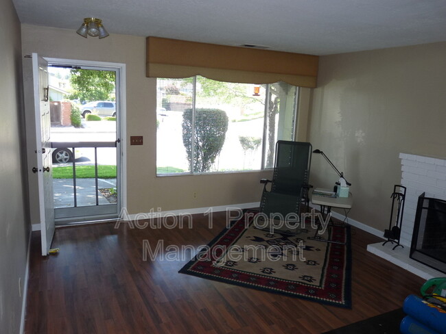 Building Photo - 2928 Fountainhead Dr
