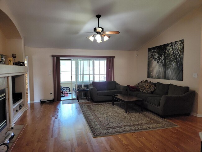Building Photo - 2016 Duneagle Ln