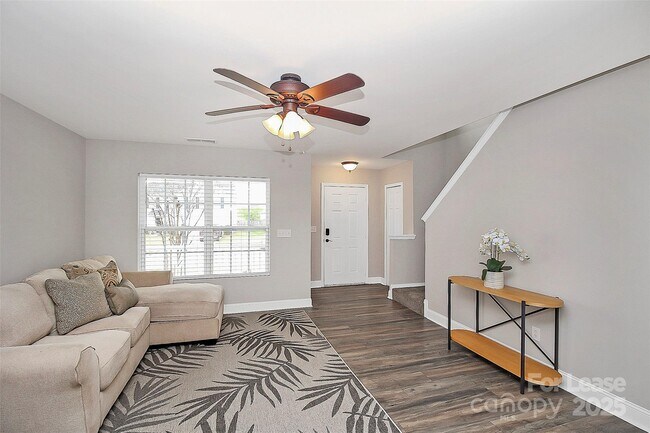 Foto del edificio - 1711 Rustic Arch Way