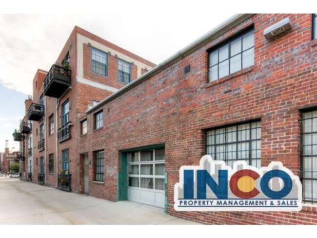 Building Photo - Amazing Location! Bright 1 bedroom loft Do...