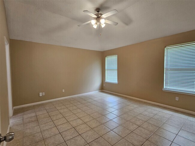 Building Photo - 1079 Shadow Glenn Dr