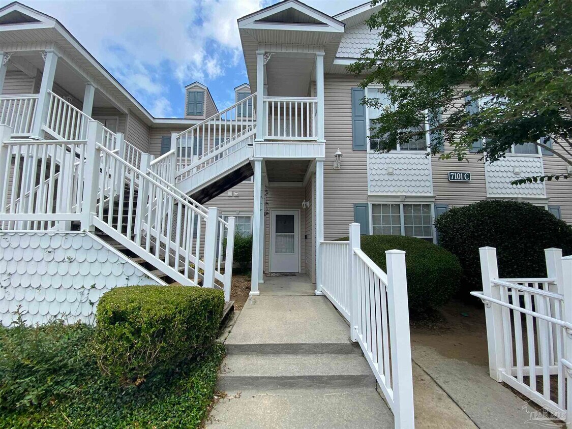 Foto principal - 7101 Joy St