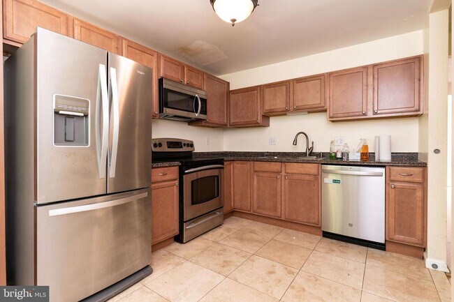 Foto del edificio - 6212 Hillside Rd