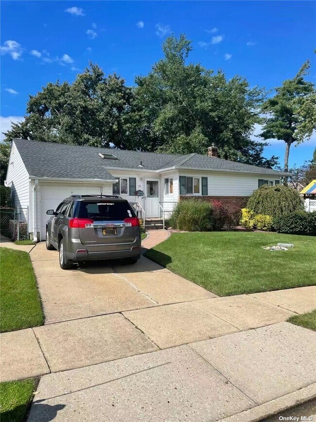 78 Willets Dr, Syosset, NY 11791 House for Rent in Syosset, NY