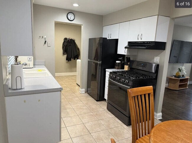 Foto del edificio - 711 N Kenilworth Ave