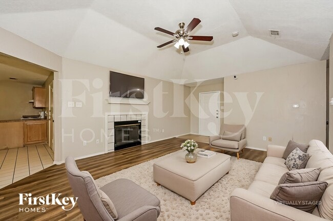 Building Photo - 606 Plainview Dr