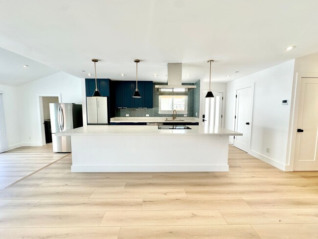 Building Photo - Fully Renovated 5bd/3.5bth Novato Home