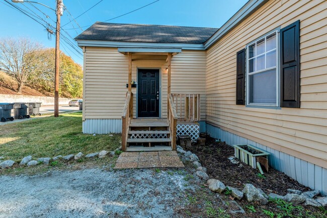 Building Photo - $1,250 - 3 bed/1 bath house for rent in Ha...