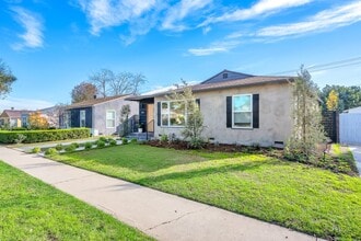 Building Photo - 616 W Ellis Ave