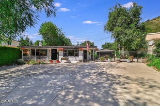 Building Photo - 279 Lake Sherwood Dr