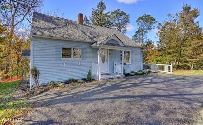 Building Photo - 3 br, 2 bath House - 90 s main st
