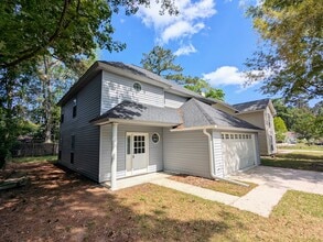 Building Photo - 104 Kings Ct