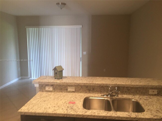 Foto del edificio - 21219 NW 14th Pl