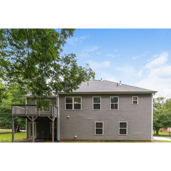 Foto del edificio - 7070 Felton Ln