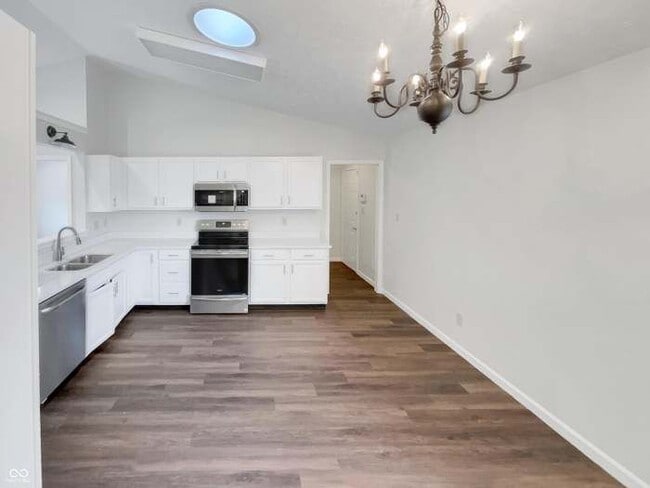 Foto del edificio - 6614 Sparrowood Dr