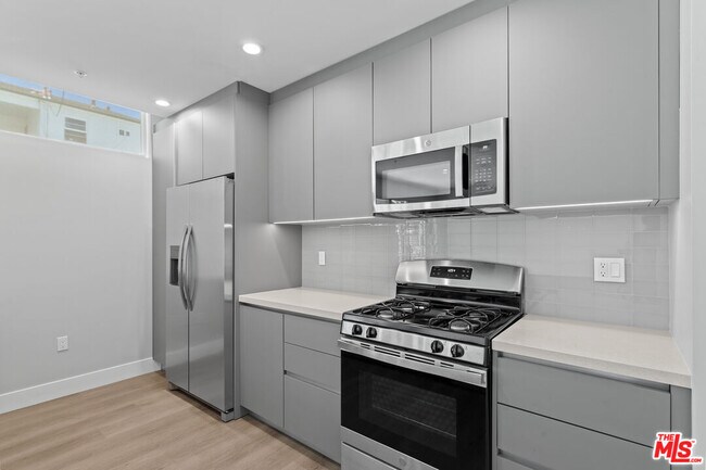 Building Photo - 1223 Hayworth Ave