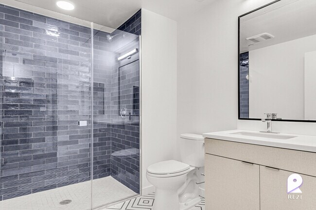 Building Photo - 1530 Cassil Pl