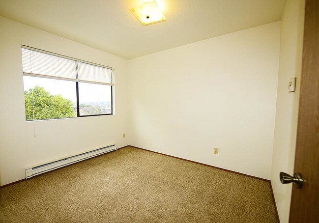 Building Photo - 2219 West Raye Street # 3