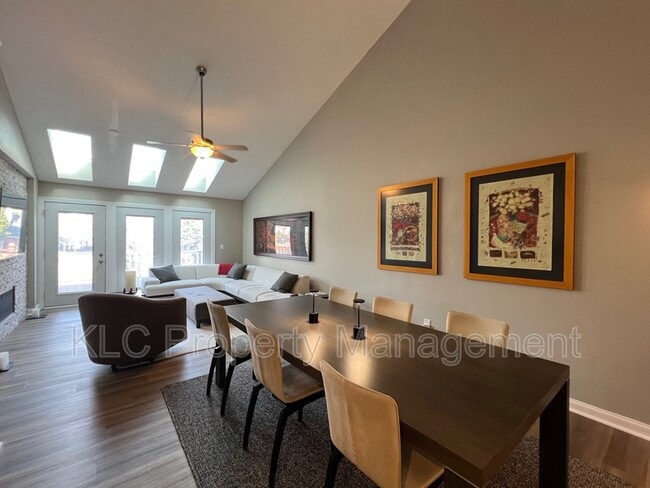 Building Photo - 5978 EP True Pkwy