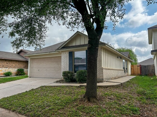 Building Photo - Clean 2/2 in Austin Colony