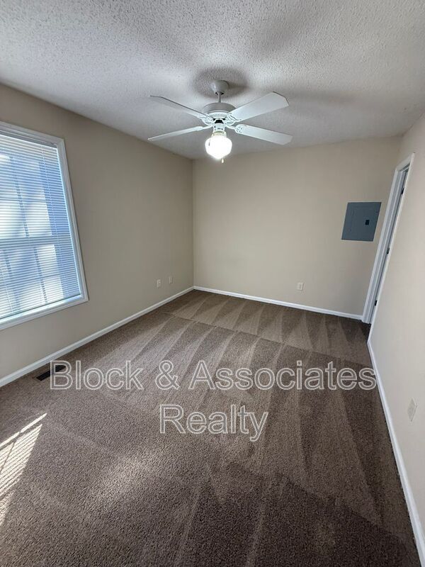 Foto del edificio - 1831 Saddlewood Ct