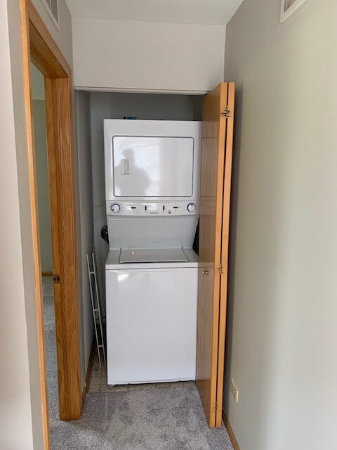 Building Photo - 2370 Woodhill Ct