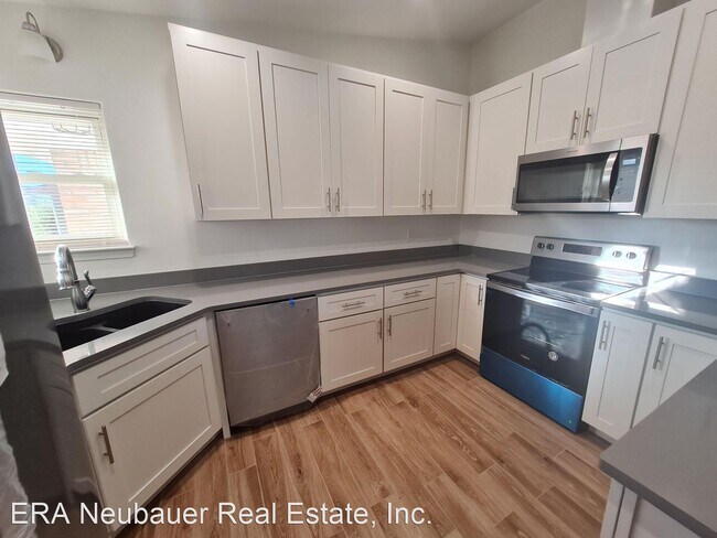 Building Photo - 3 br, 2 bath House - 1438 Tina Ave