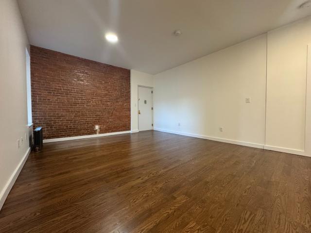 Building Photo - 3 bedroom in NEW YORK NY 10033