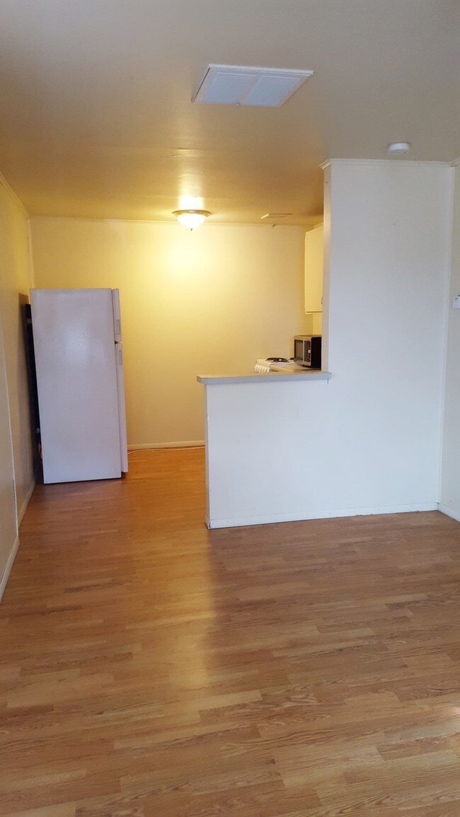 Foto del edificio - 1322 W 17th St