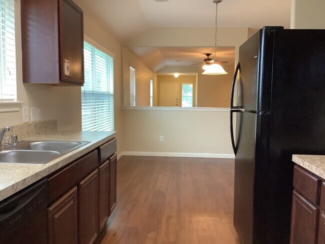 Foto del edificio - 6019 Brenwood Trails Ln