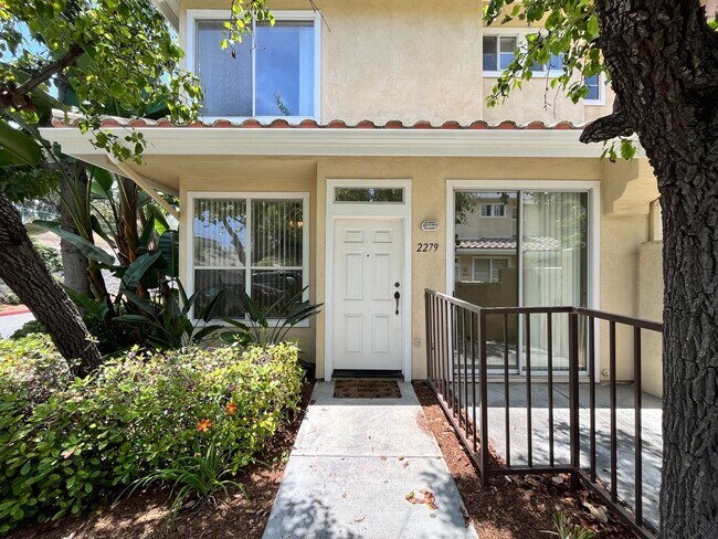 Building Photo - Quiet home now available in Eastlake - 3be...