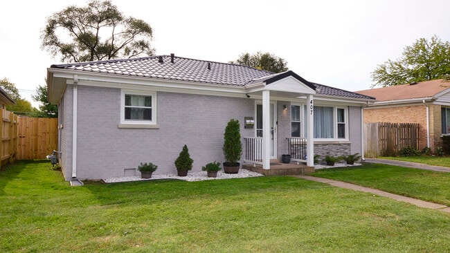 Building Photo - 407 Mors Ave