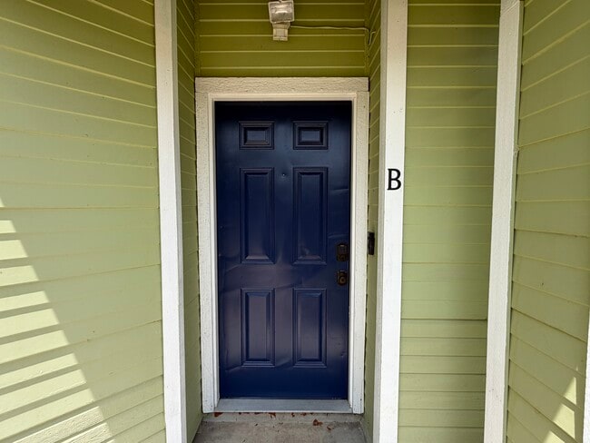 Building Photo - 8107 Hood Cir