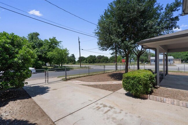 Building Photo - 6300 Crumley Ln