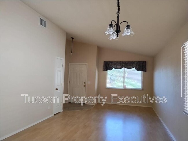 Building Photo - 13256 N Hammerstone Ln