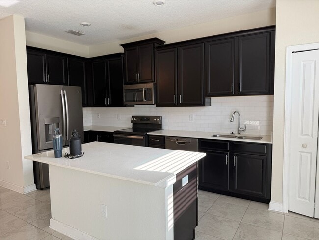 Photo - 3 bed 2.5 bath Townhouse in Storey Lake