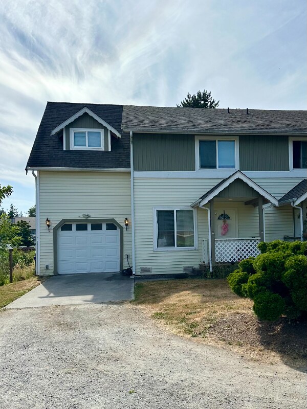Foto principal - 10830 6th Ave W