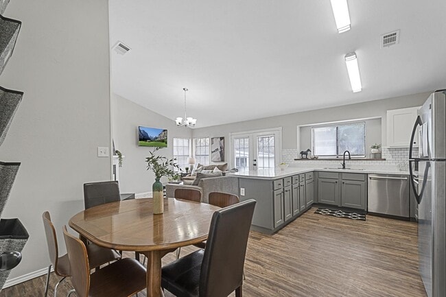 Photo - 5510 Heathercrest Drive House