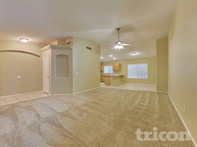 Foto del edificio - 18071 N 113th Ave