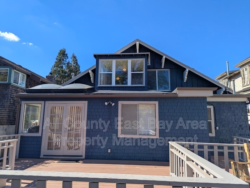 Foto principal - 1529 Josephine St