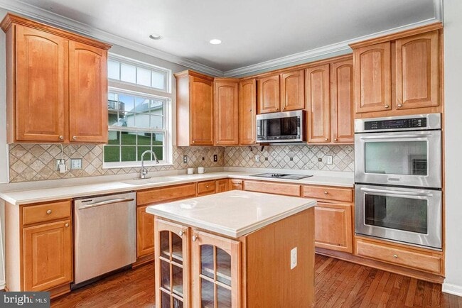 Foto del edificio - 5213 Yellow Birch Dr